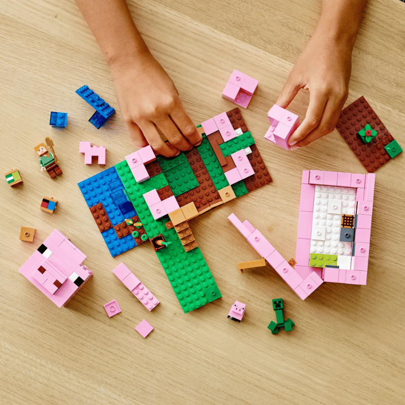 Piggy House Set - 490pcs Interlocking Building Blocks